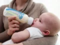 5 Tips Memilih Botol Susu Terbaik untuk Bayi Newborn yang Perlu Diketahui