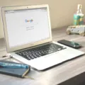Deretan aplikasi produktivitas kerja terbaik di layar laptop untuk mengelola proyek dan jadwal harian