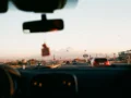 Tips Berkendara Aman di Jalan Raya untuk Pengemudi Harian
